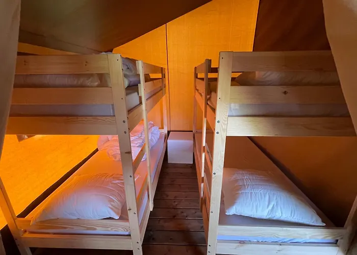 Glamping De Hof Eeden 豪华帐篷 Warmond